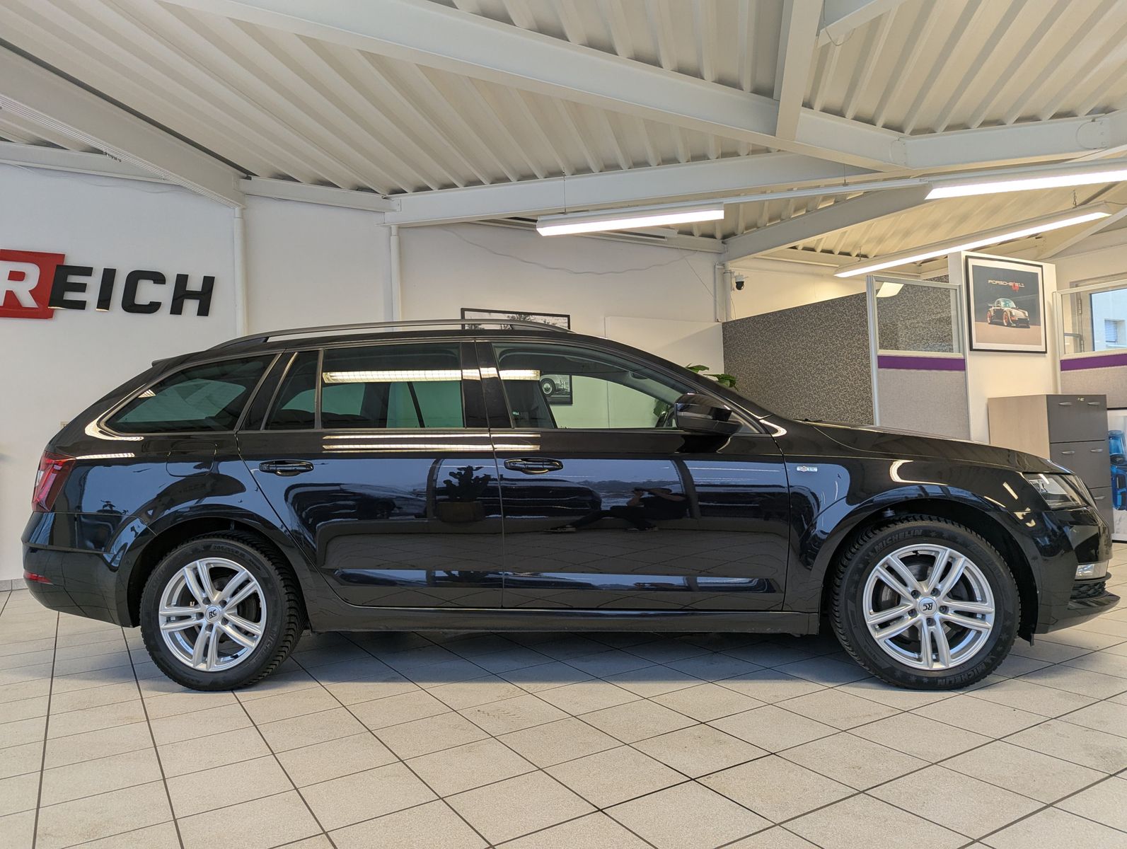 SKODA Octavia Soleil 2.0 TDI DSG Buisness Kamera LED - Image 8
