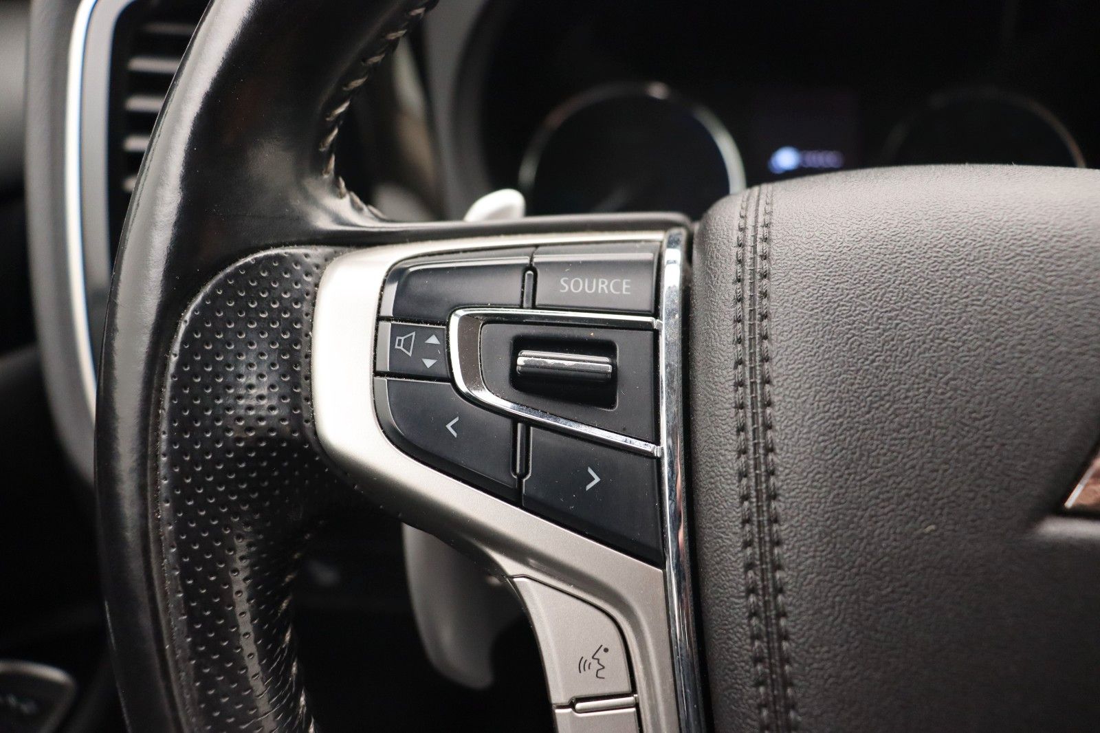 Fahrzeugabbildung Mitsubishi Outlander PHEV 2.4 Basis 4WD