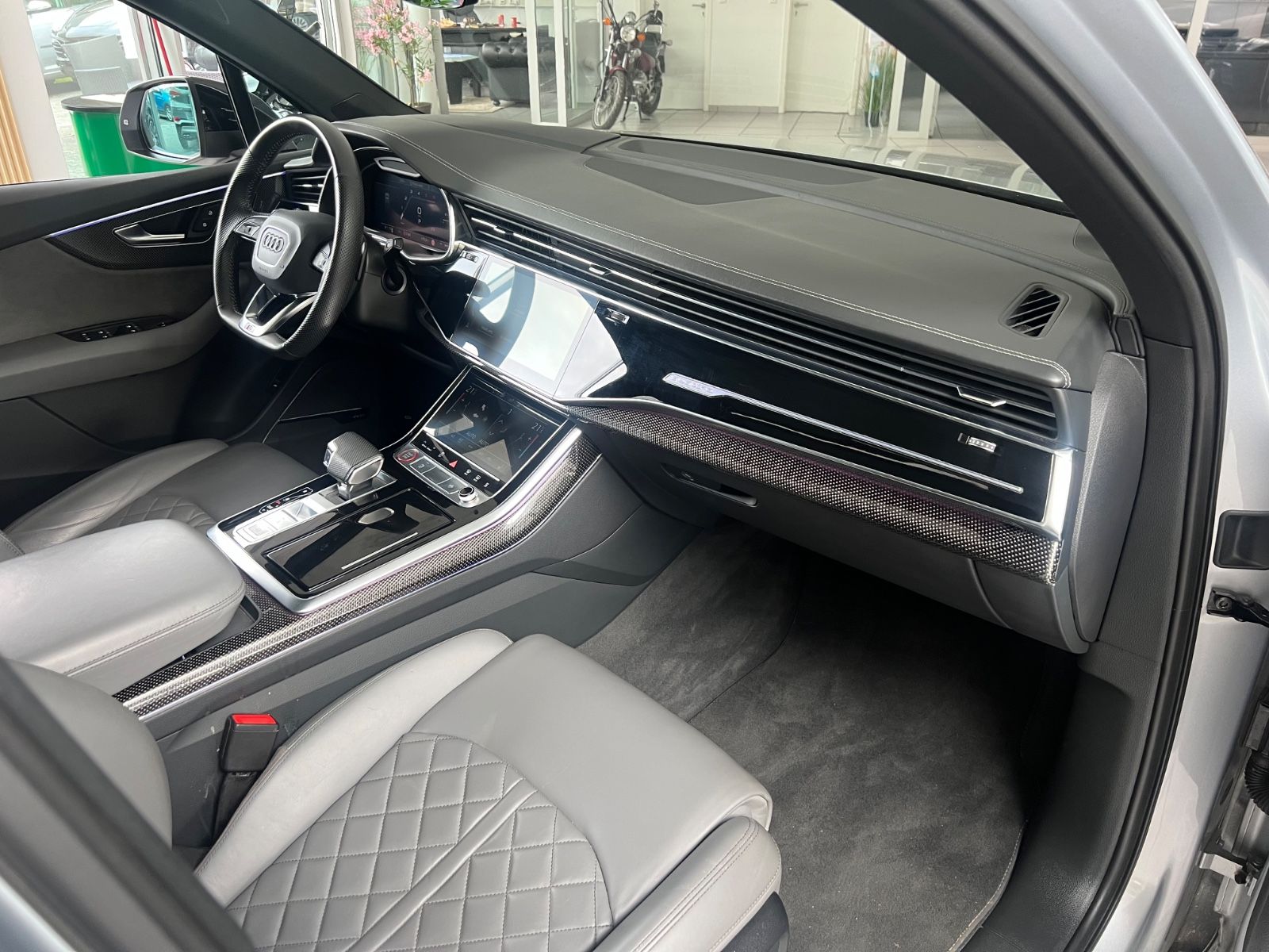 Fahrzeugabbildung Audi SQ7 4.0 TDI quattro*Head-Up * 7.SITZER*Exclusive