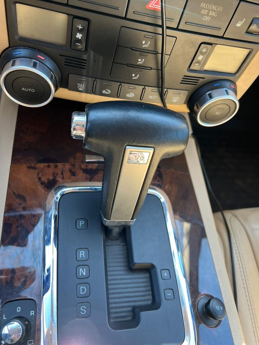 Volkswagen Touareg 2008 — photo 13