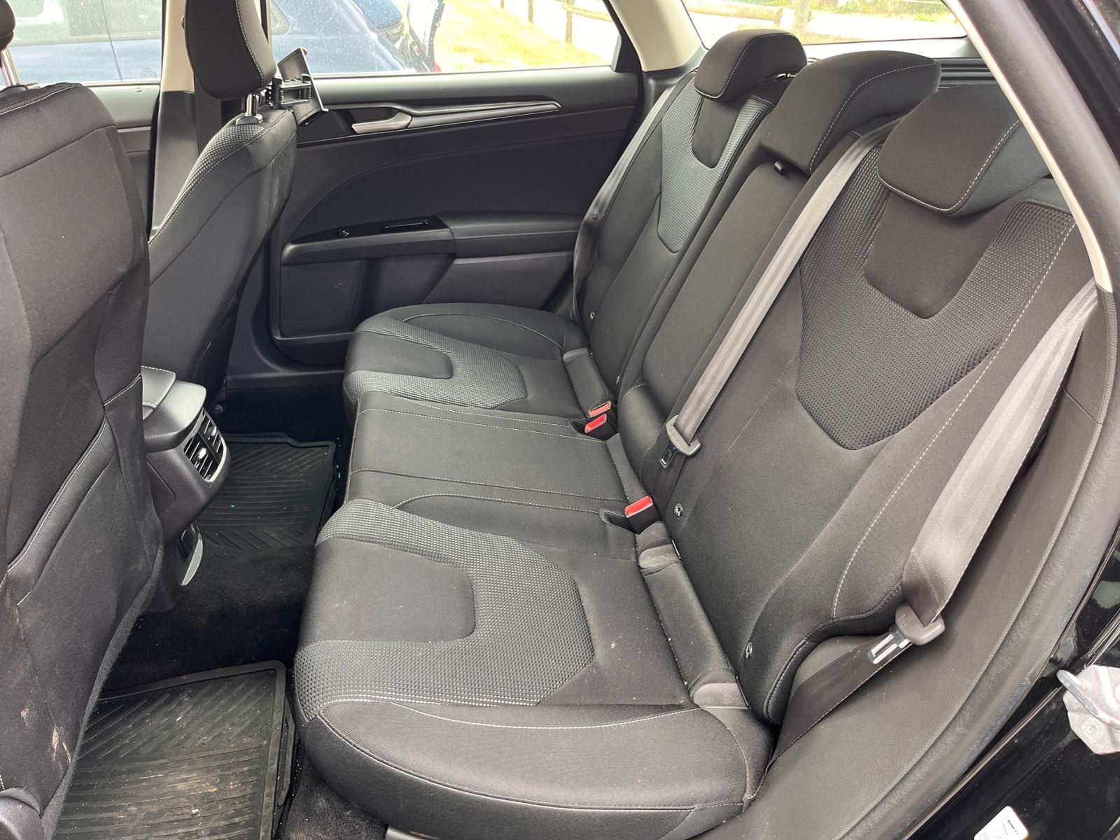 Fahrzeugabbildung Ford Mondeo Turnier Titanium NAV SHZ PDC 17"