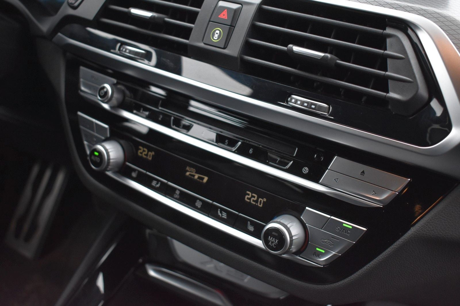 Fahrzeugabbildung BMW X3 xDrive 30 d M Sport AHK LED Standheizung H&K