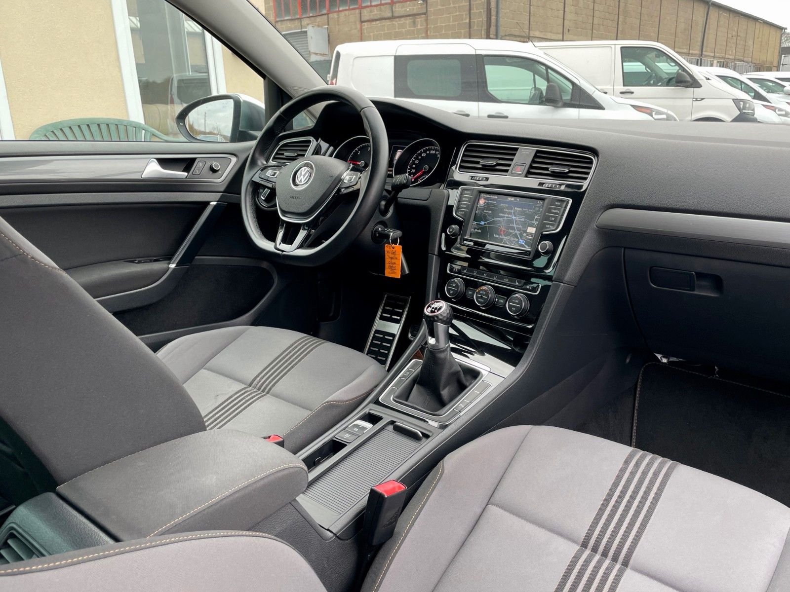 Fahrzeugabbildung Volkswagen Golf VII 2.0TDI Lim ALLSTAR Navi Kamera Tempomat