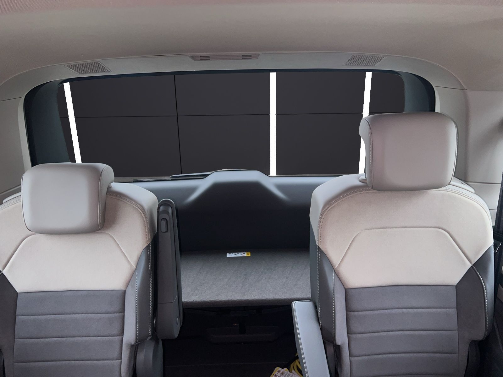 Fahrzeugabbildung Volkswagen T7 Multivan eHybrid Life Standhzg. LED AHK Navi