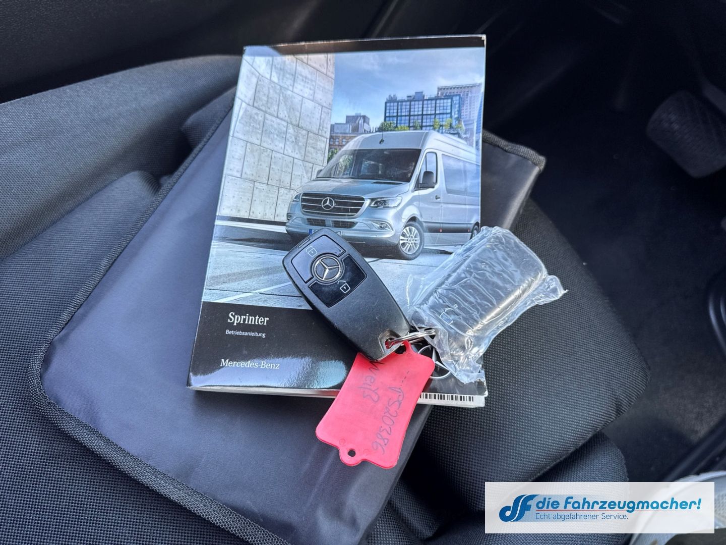 Fahrzeugabbildung Mercedes-Benz Sprinter Kasten 317 CDI L2 Automa. Navi CarPlay