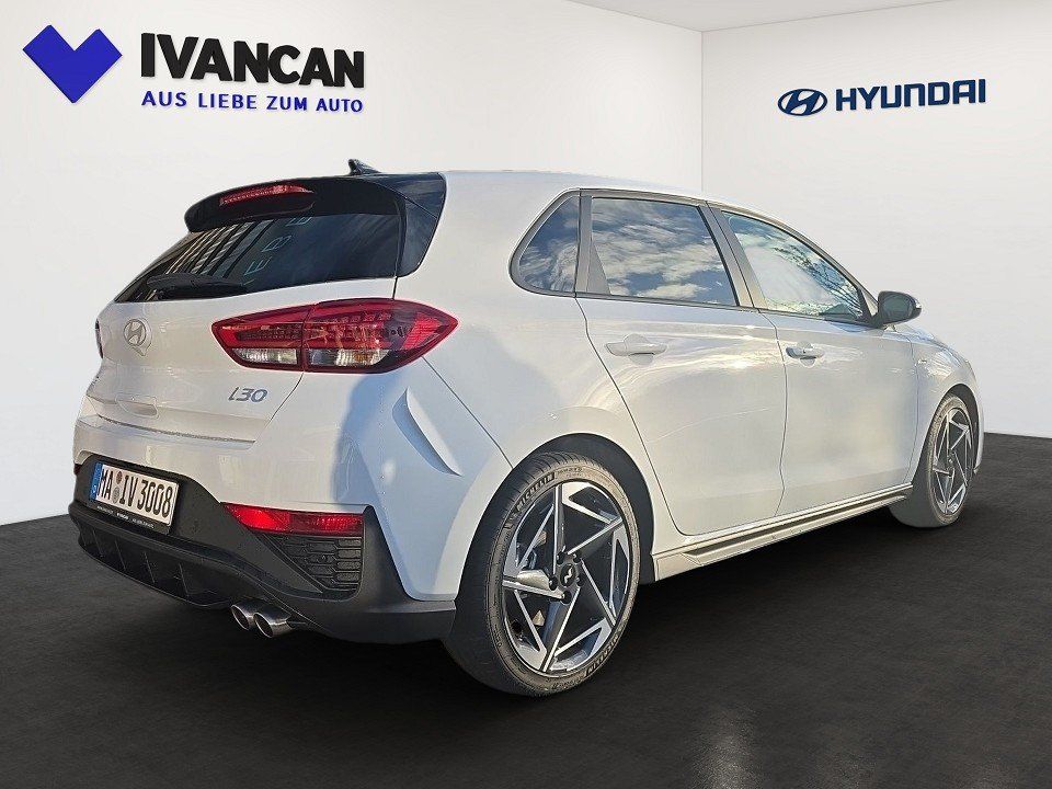 Fahrzeugabbildung Hyundai i30 1.5T 140PS N LINE Sitz Pano