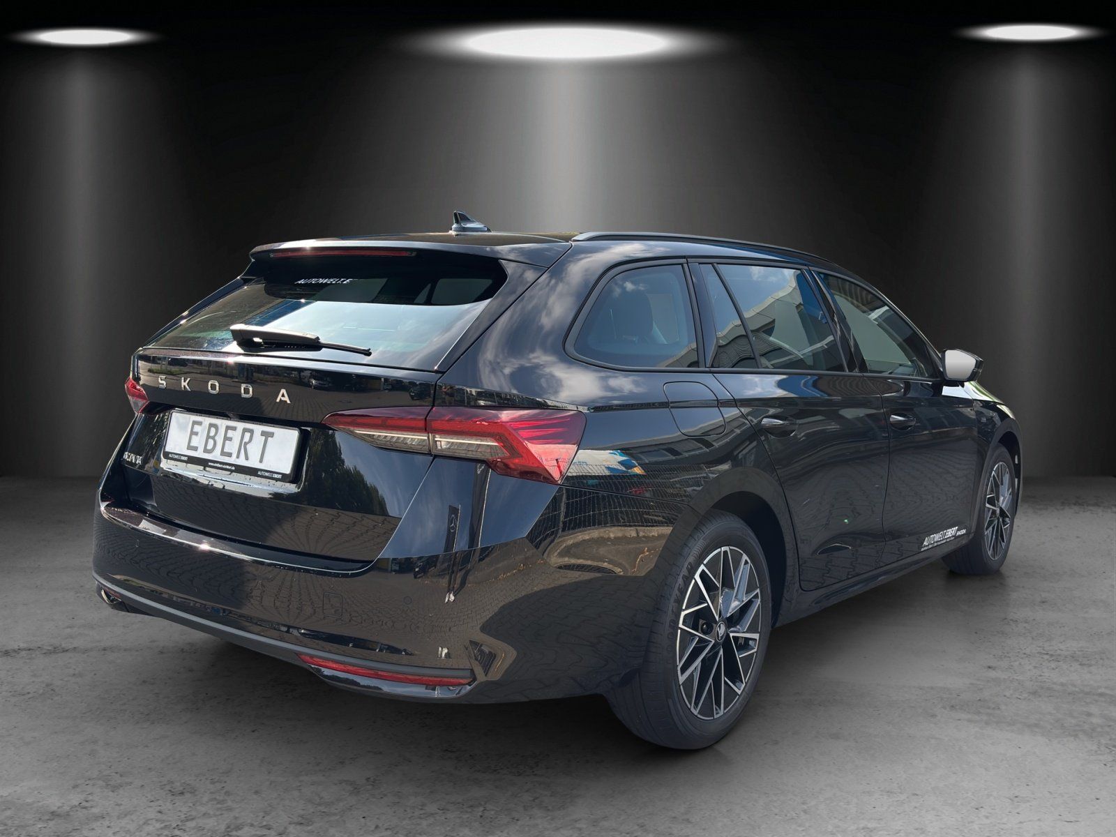 Fahrzeugabbildung SKODA Octavia Combi Tour 1,5 TSI 110 kW