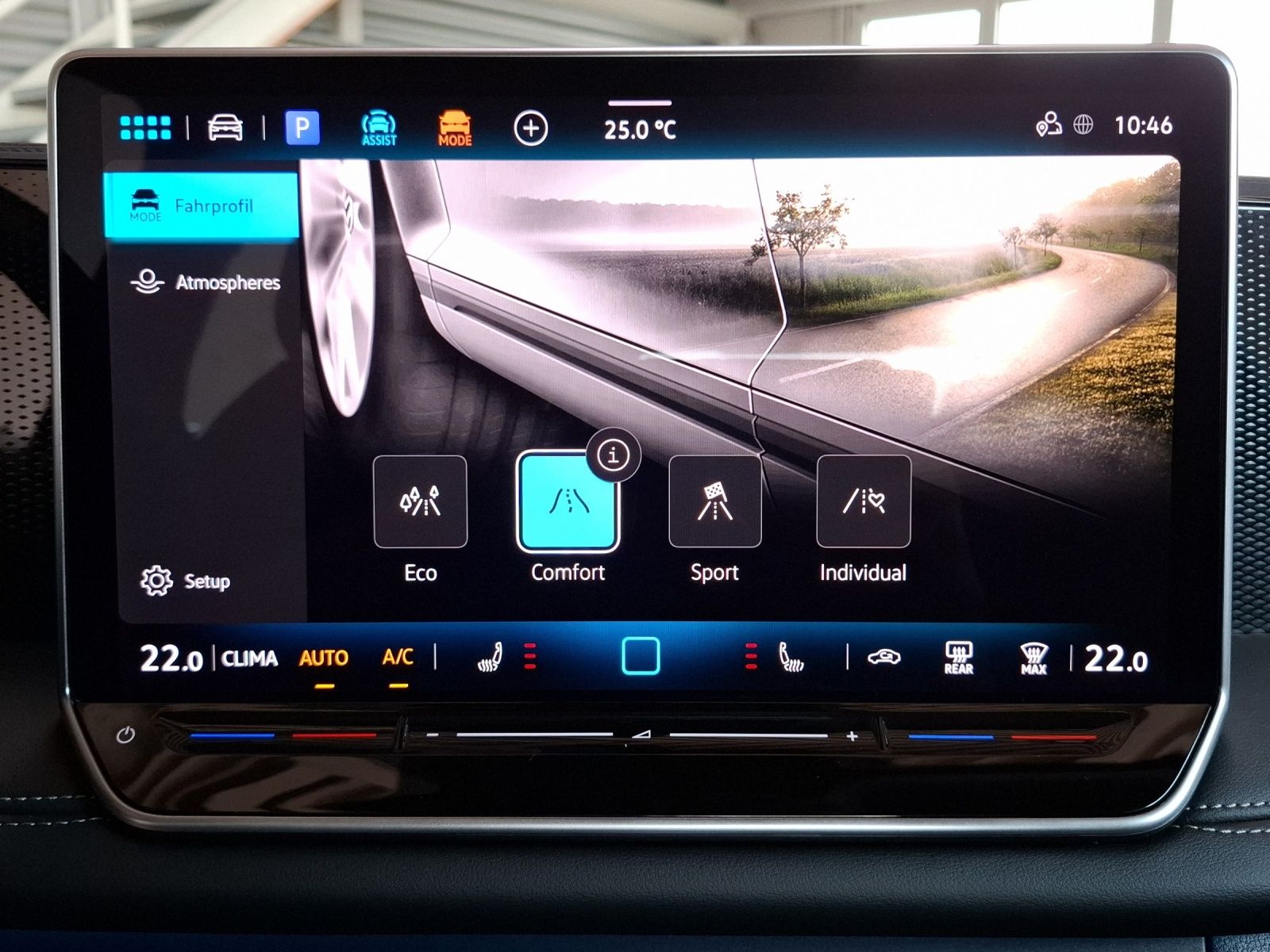 Fahrzeugabbildung Volkswagen Tiguan eTSI Life DSG LED AHK Navi AID ACC RFK SH