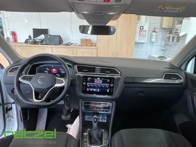 Fahrzeugabbildung Volkswagen Tiguan Elegance 2.0 TSI 4MOTION DSG Navi LED ACC