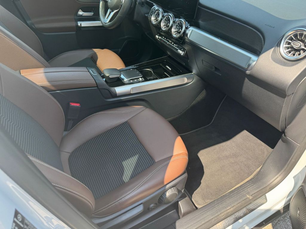MERCEDES-BENZ GLB 200 20