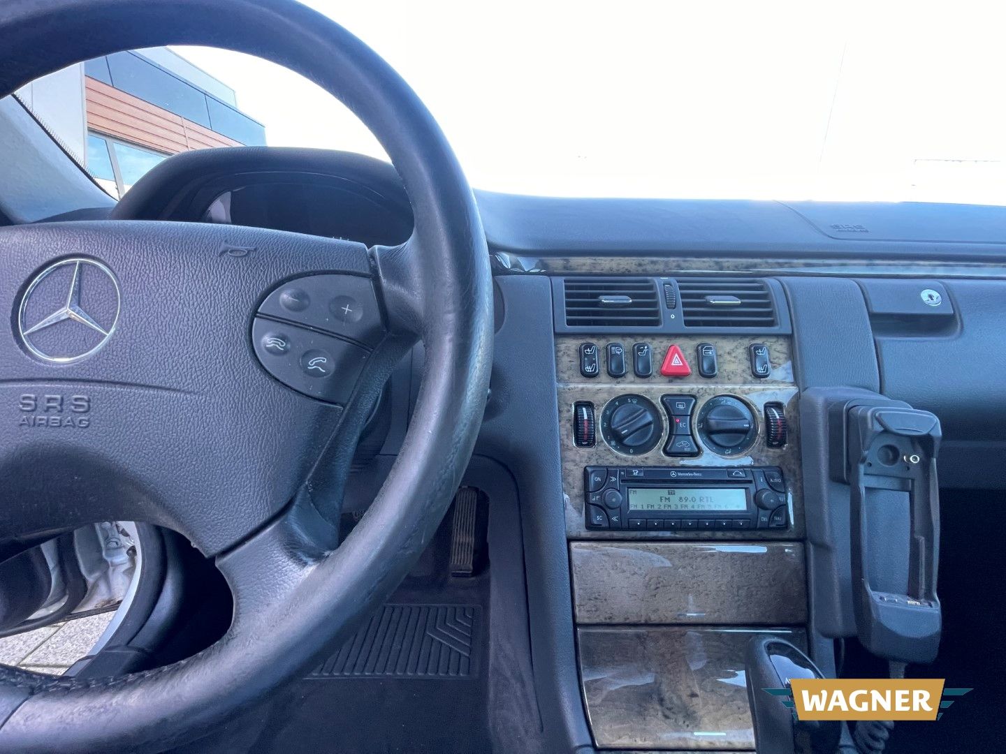 Fahrzeugabbildung Mercedes-Benz E 200 Kompressor AVANTGARDE Automatik