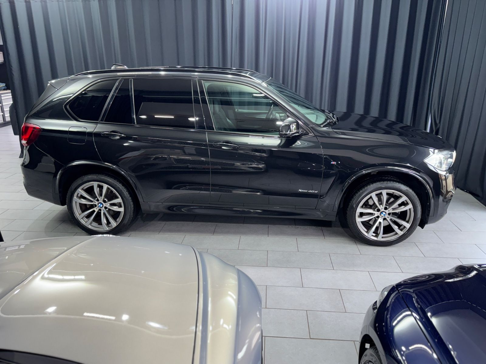 Fahrzeugabbildung BMW X5 40d xDrive|M-SPORT|PANO|7-SITZER|SOFT-CLOSE|