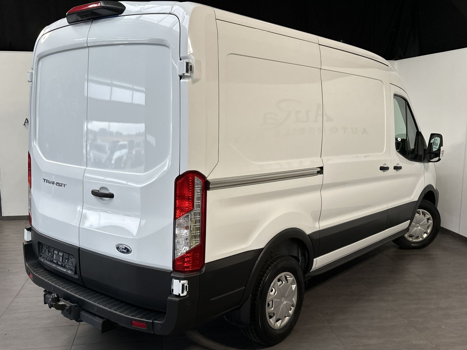Fahrzeugabbildung Ford Transit 350 L2H2 Limited AHK+KAMERA+PP+BLUETOOTH