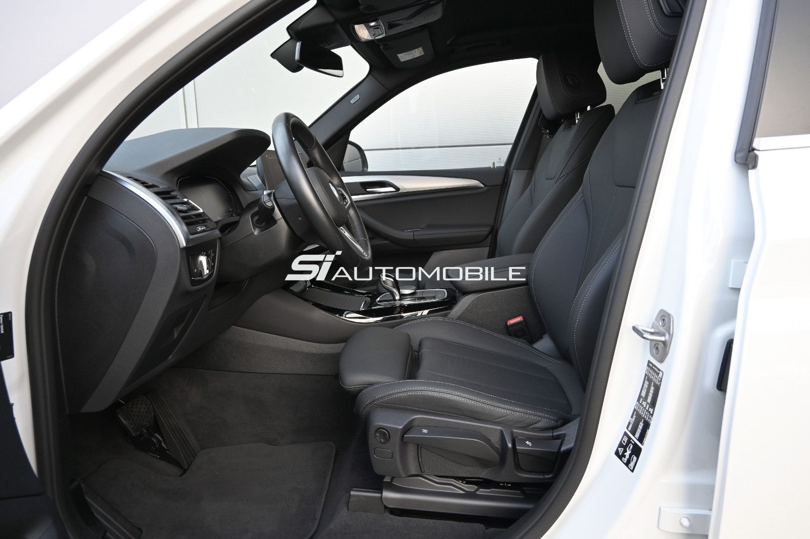 Fahrzeugabbildung BMW X3 xDr20d °AHK°M SPORT LENKRAD°STANDHEIZUNG°360°