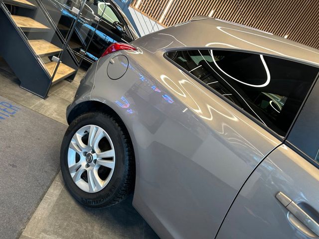 Opel Corsa D Satellite
