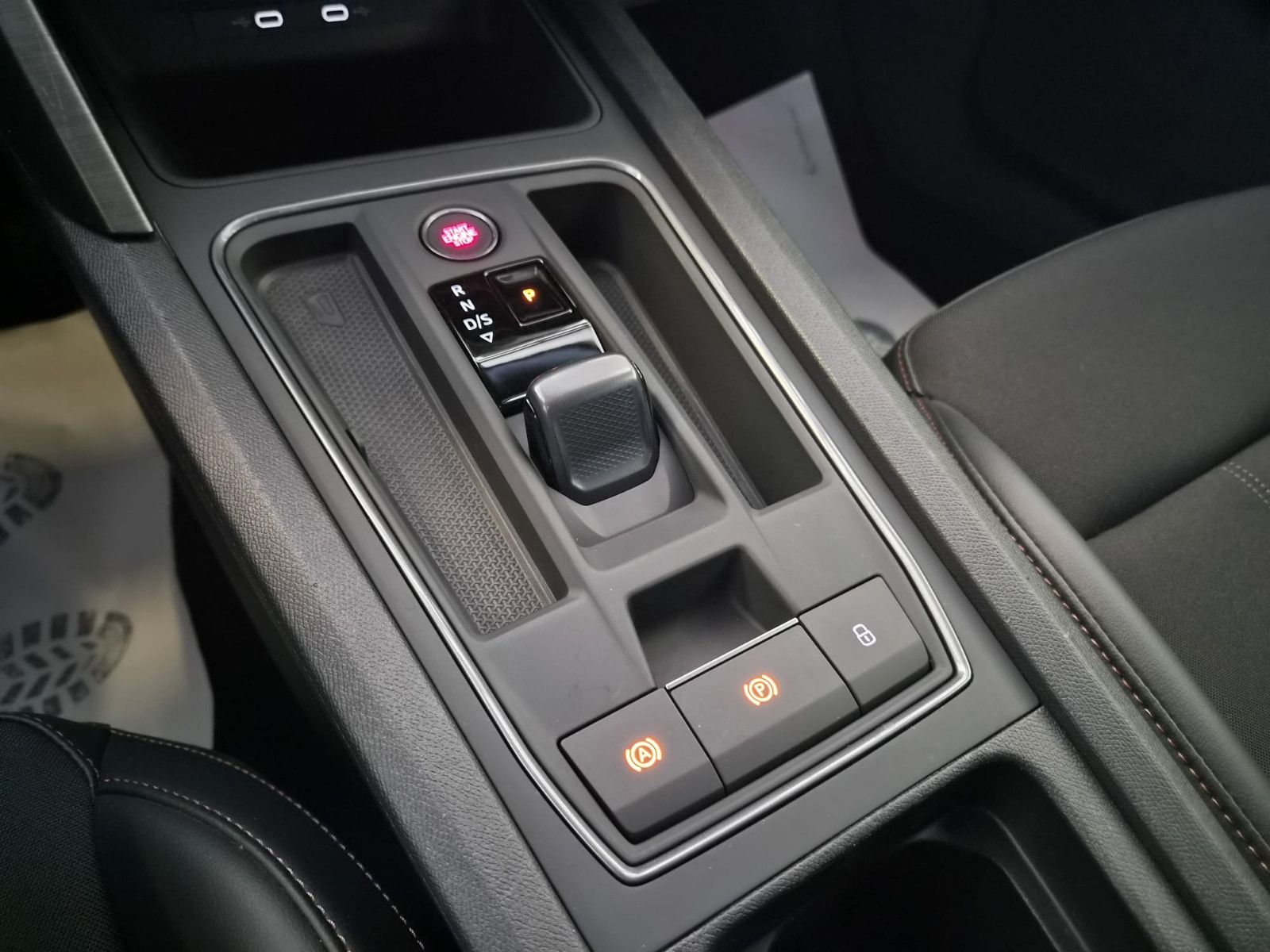 Fahrzeugabbildung CUPRA Leon Sportstourer / NAVI / KAMERA / T-LEDER