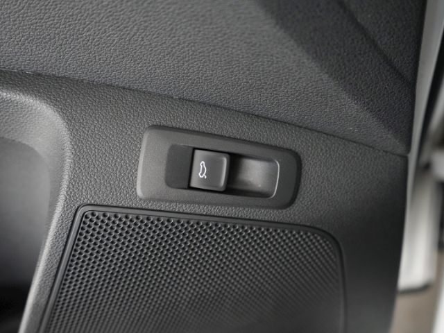 Karoq SPORTLINE TDI DSG 4x4+AHK+NAVI+PANORAMADAC