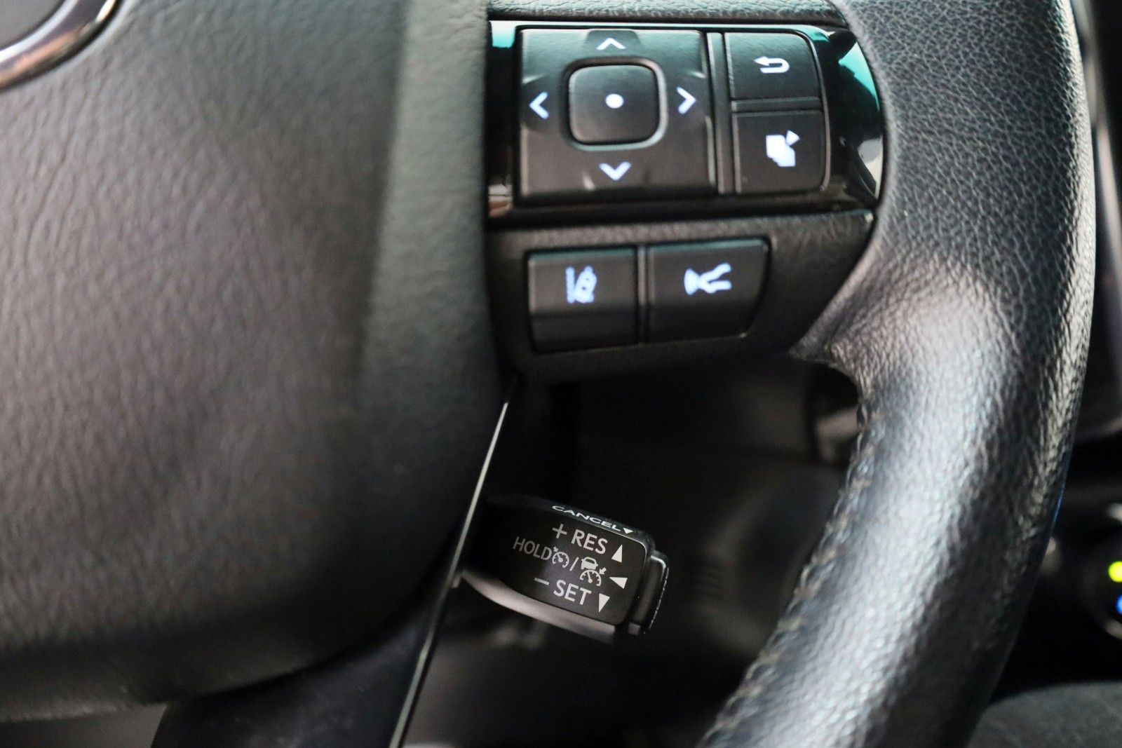 Fahrzeugabbildung Toyota Hilux 2.8 D-4D Invincible,Navi,ACC,  AHK