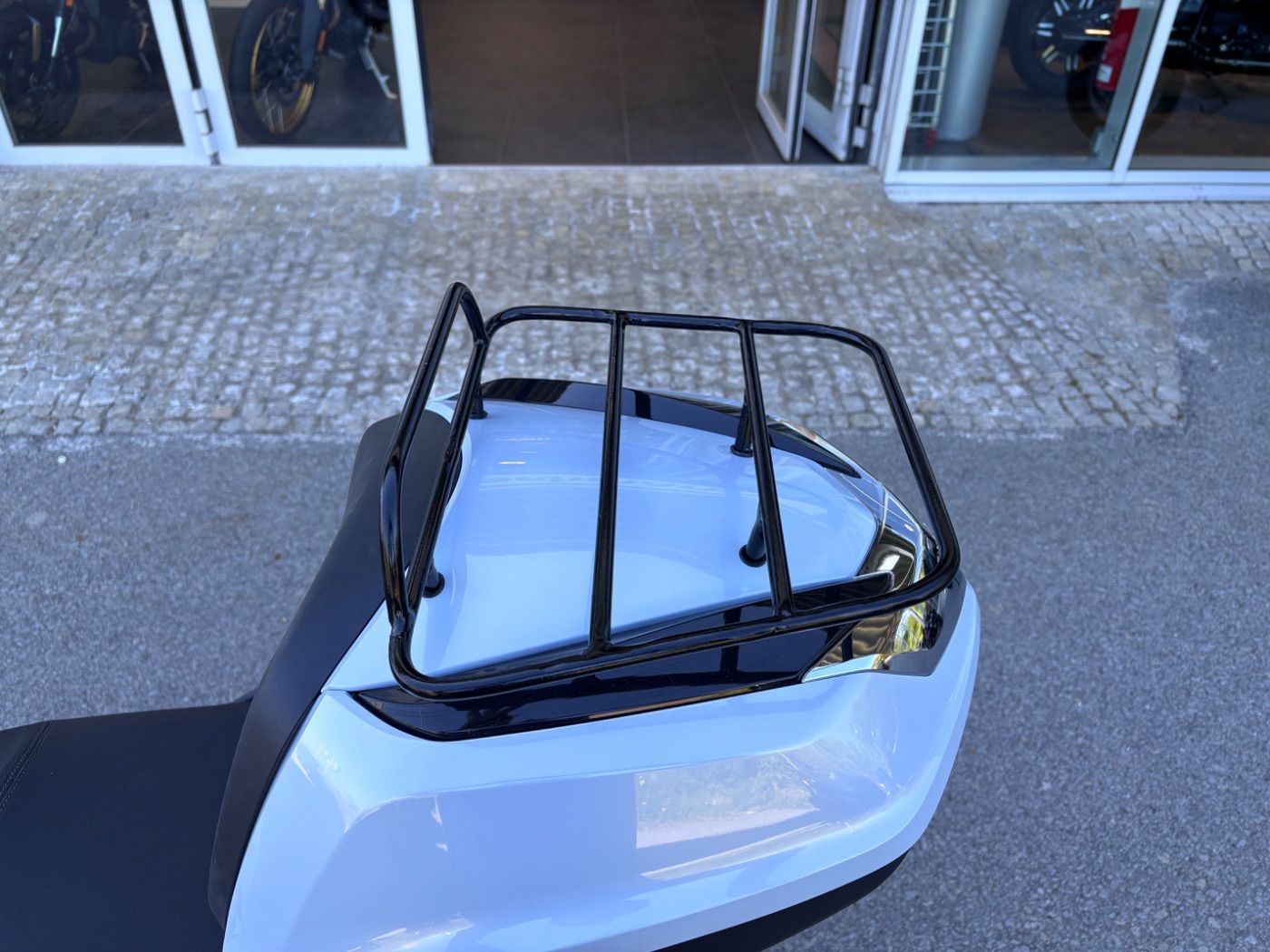 Fahrzeugabbildung Honda SH 350i inkl. Smart-Topcase, Windschild, Reling,