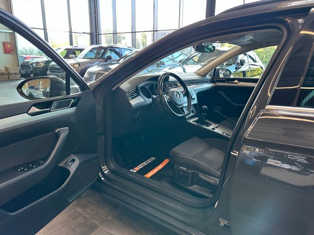 MYAUTOCENTER – Gebraucht- und Jahreswagen mit Werkstattservice in Pfaffenhofen Volkswagen Passat Variant Comfortline *4Motion*Kamera*AHK*