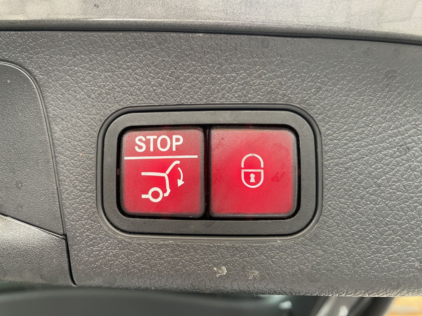 Fahrzeugabbildung Mercedes-Benz GLA 250 4M Progressive Advanced+/