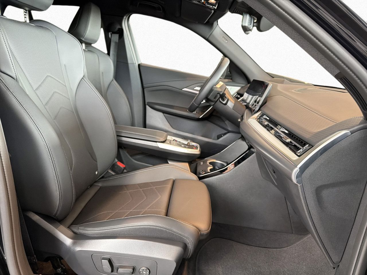 BMW iX2 - Bild 14