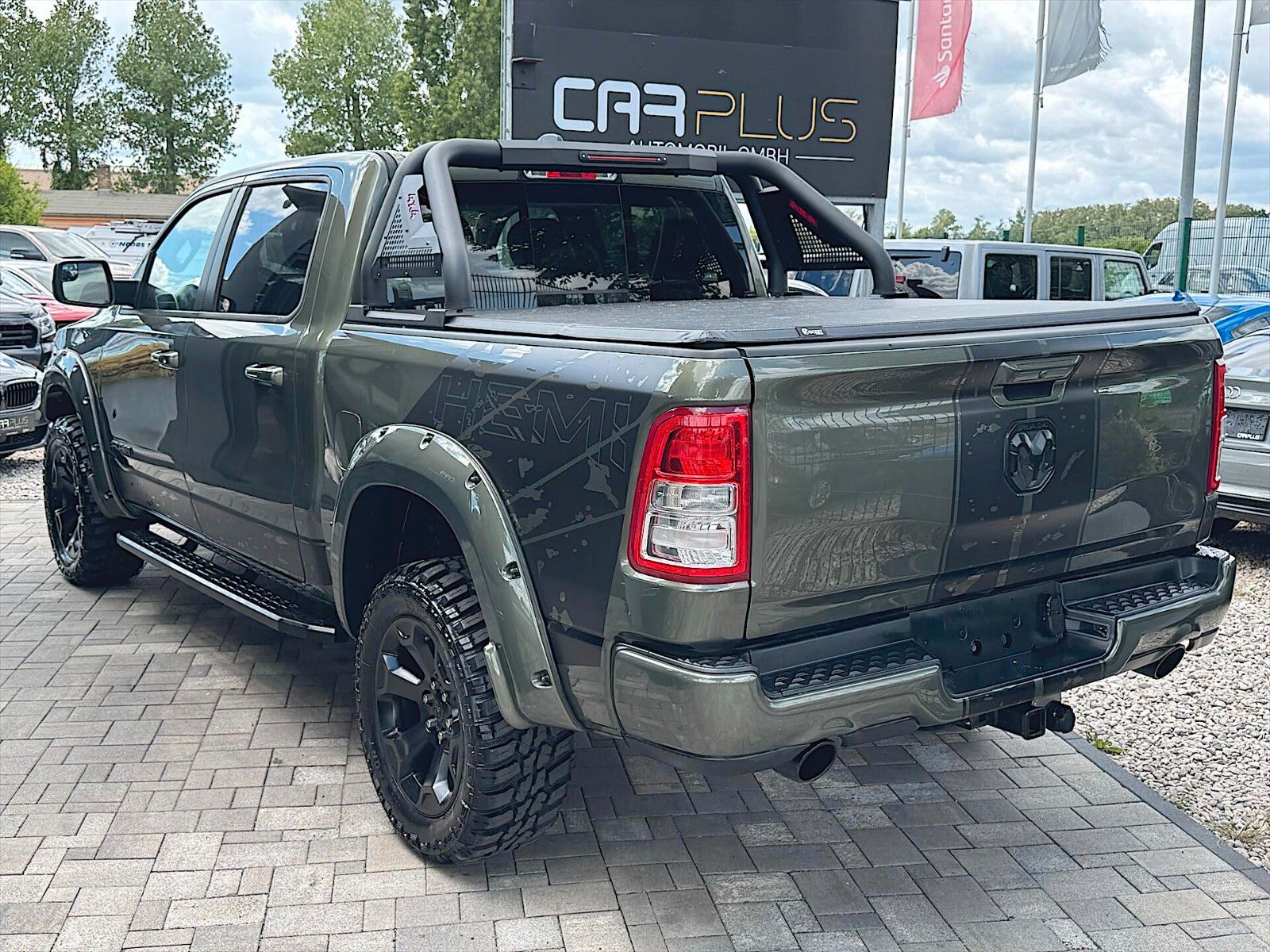 Fahrzeugabbildung Dodge RAM 5.7 V8 HEMI NightEdition Offroad 4x4 eTorque