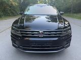Volkswagen Tiguan 2.0 TDI SCR Highline Pano Automatik - Volkswagen Tiguan: Schwarz, Alcantara