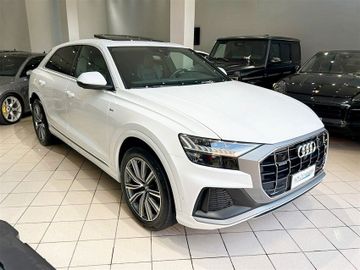 Audi Q8 - 1