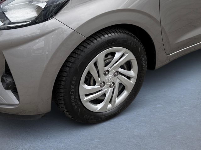 Fahrzeugabbildung Hyundai i10 1.0 Select +RADIO+TEMPOMAT+SHZ+KLIMA+UVM+
