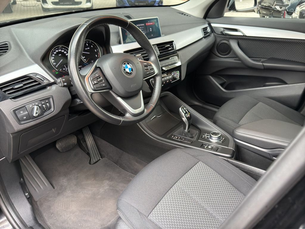 BMW X1 sDrive18d ADVANTAGE LED NAVI PANO PDC SHZ 17" foto 19