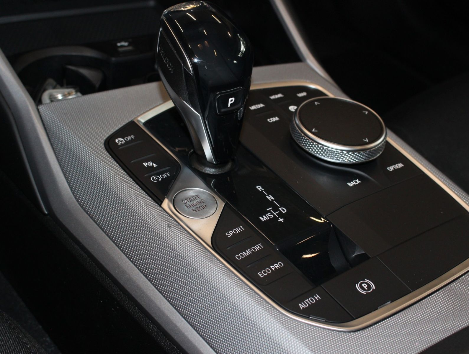 Fahrzeugabbildung BMW 320 i Advantage 1.Hand*GSD*Kamera*CarPlay