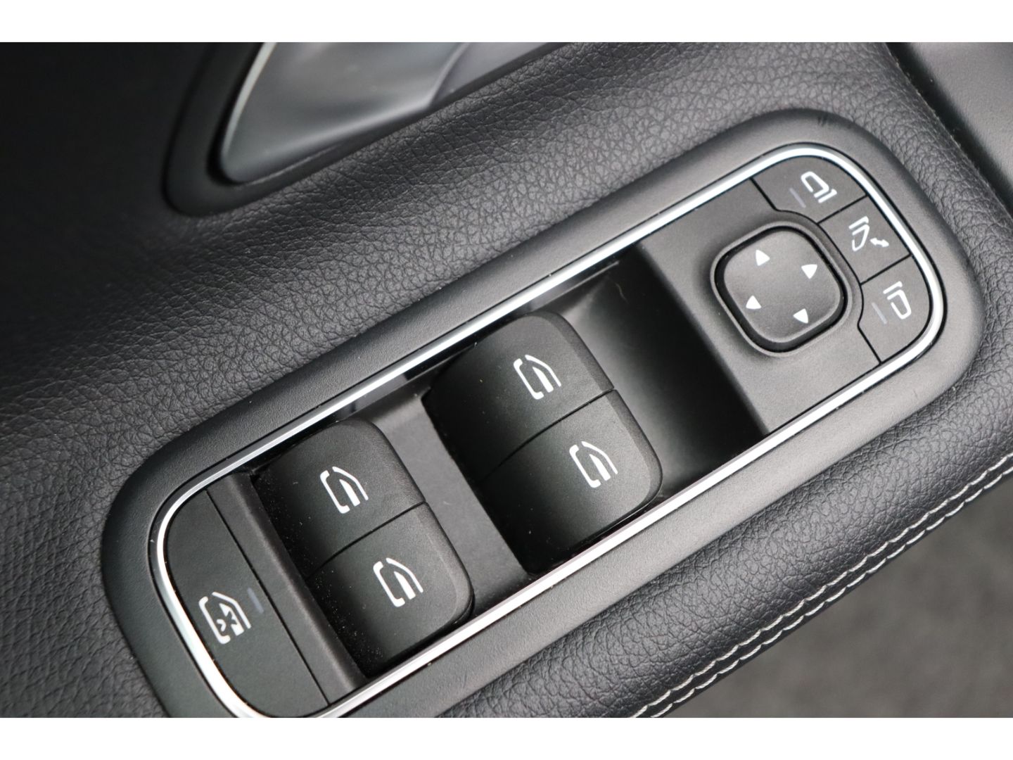 Fahrzeugabbildung Mercedes-Benz A 200 LED SHZ Kamera Navigation Digitales Cockpi