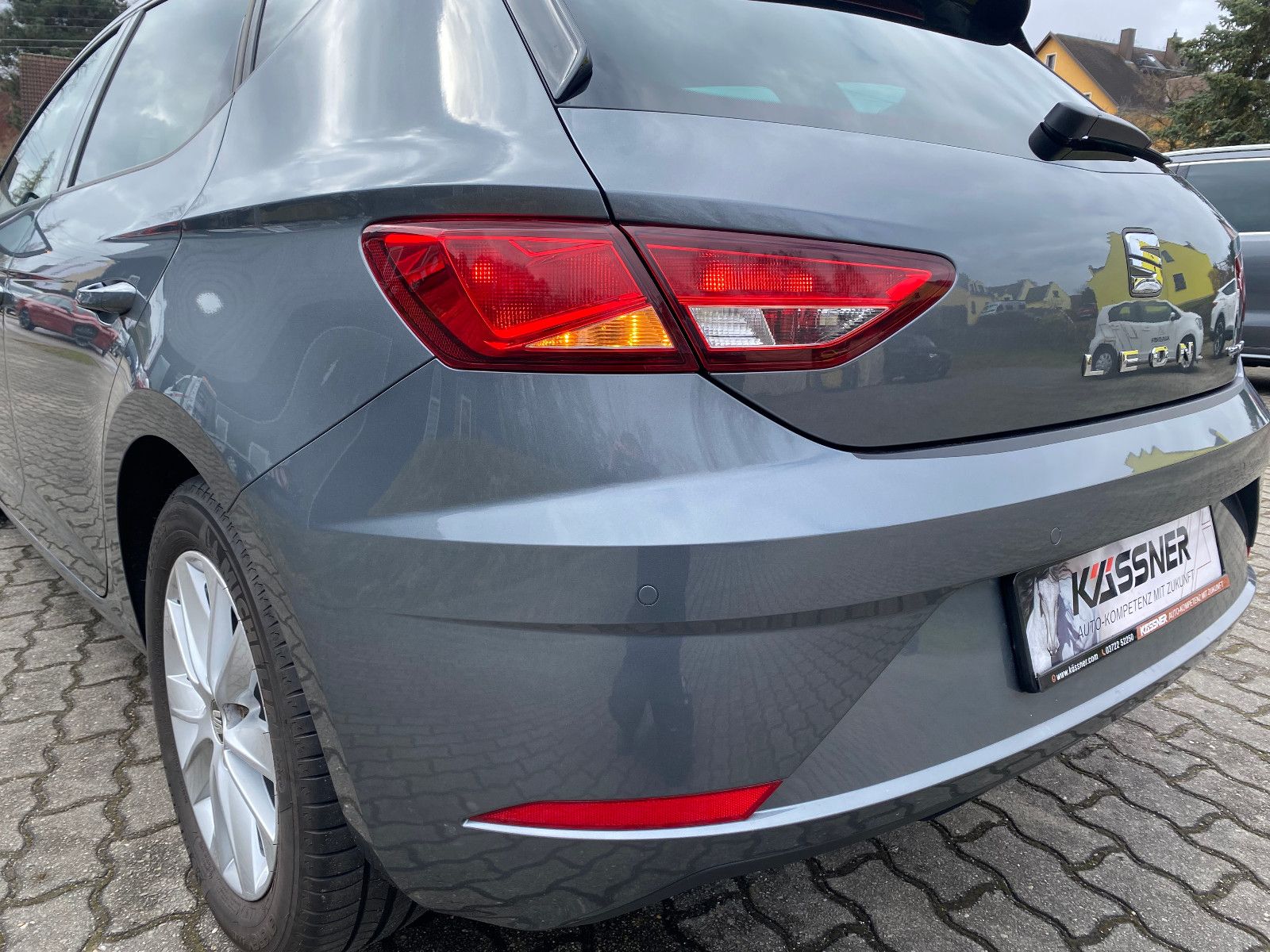 Fahrzeugabbildung SEAT Leon Style 1,0 TSI DSG *Winterpaket