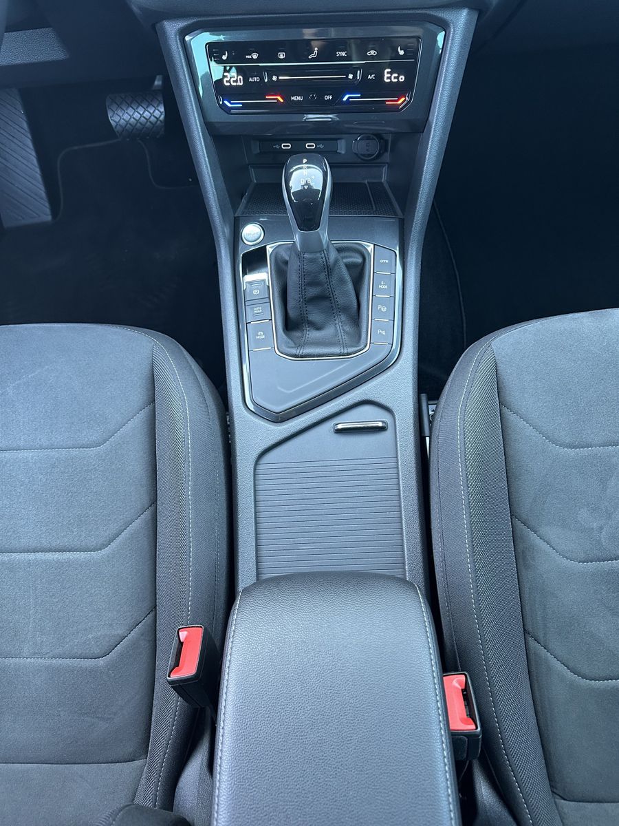 Fahrzeugabbildung Volkswagen Tiguan Elegance eHybrid NAV+IQ-LIGHT+AHK+HEAD-UP