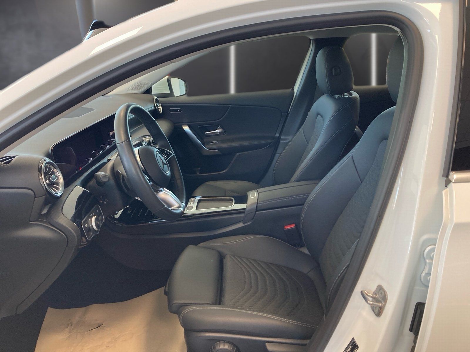 Fahrzeugabbildung Mercedes-Benz A 250 e Progressive*AHK*11kW*LED*Kamera*CarPlay*