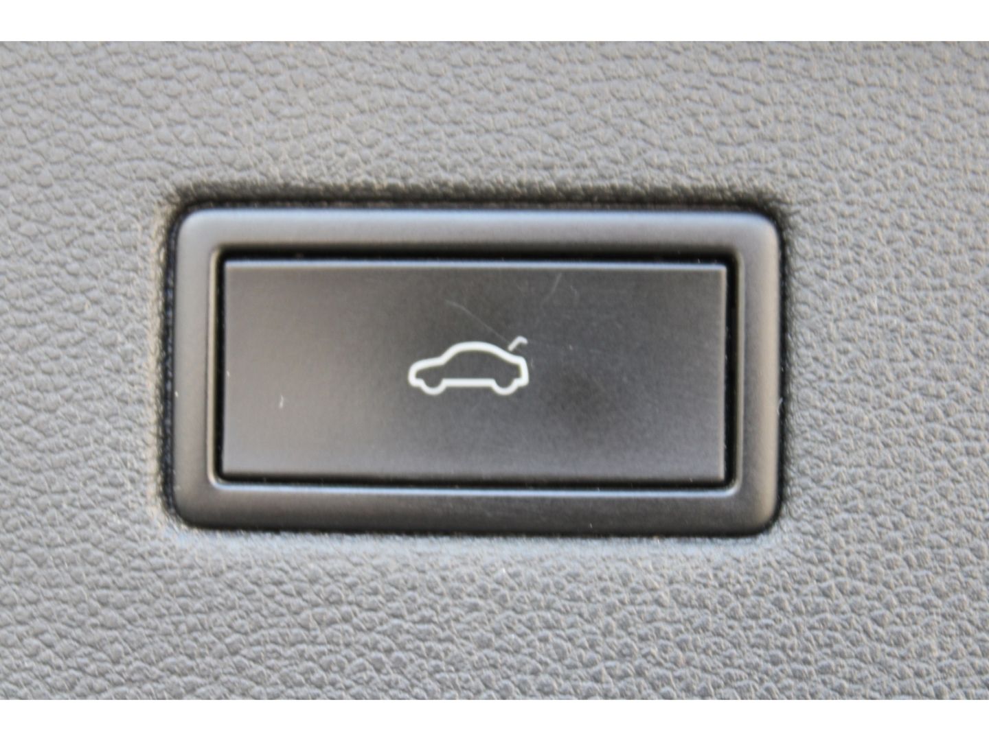 Fahrzeugabbildung SEAT Tarraco Xcellence 4Drive Pano LED ACC AHK StHZg