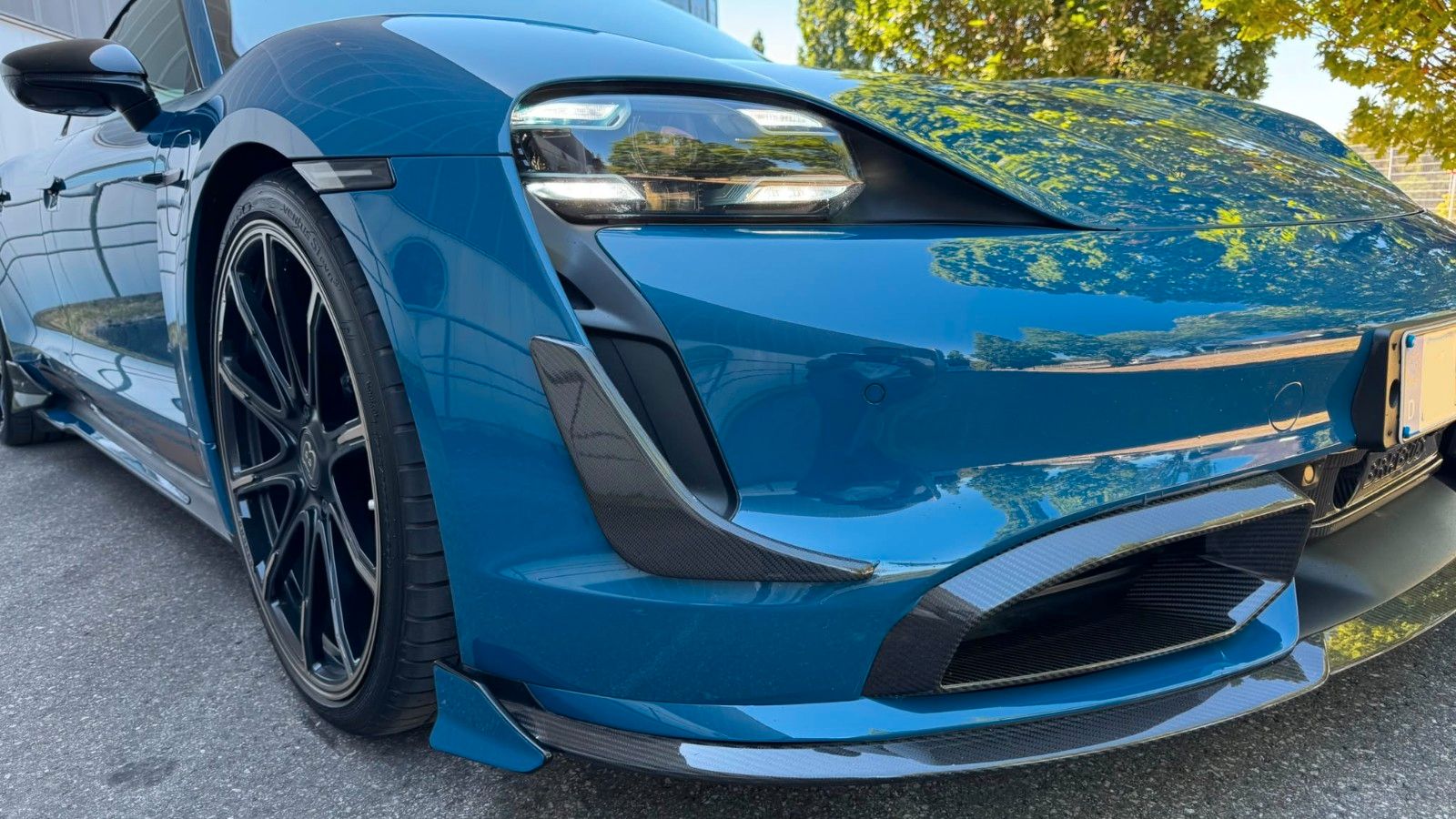 Porsche Taycan Turbo S / BRABUS / Carbon foto 11