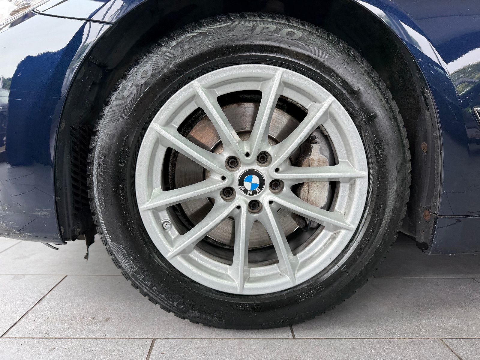 Fahrzeugabbildung BMW 530I Limousine|Driving Assistant|NAVI|PDC