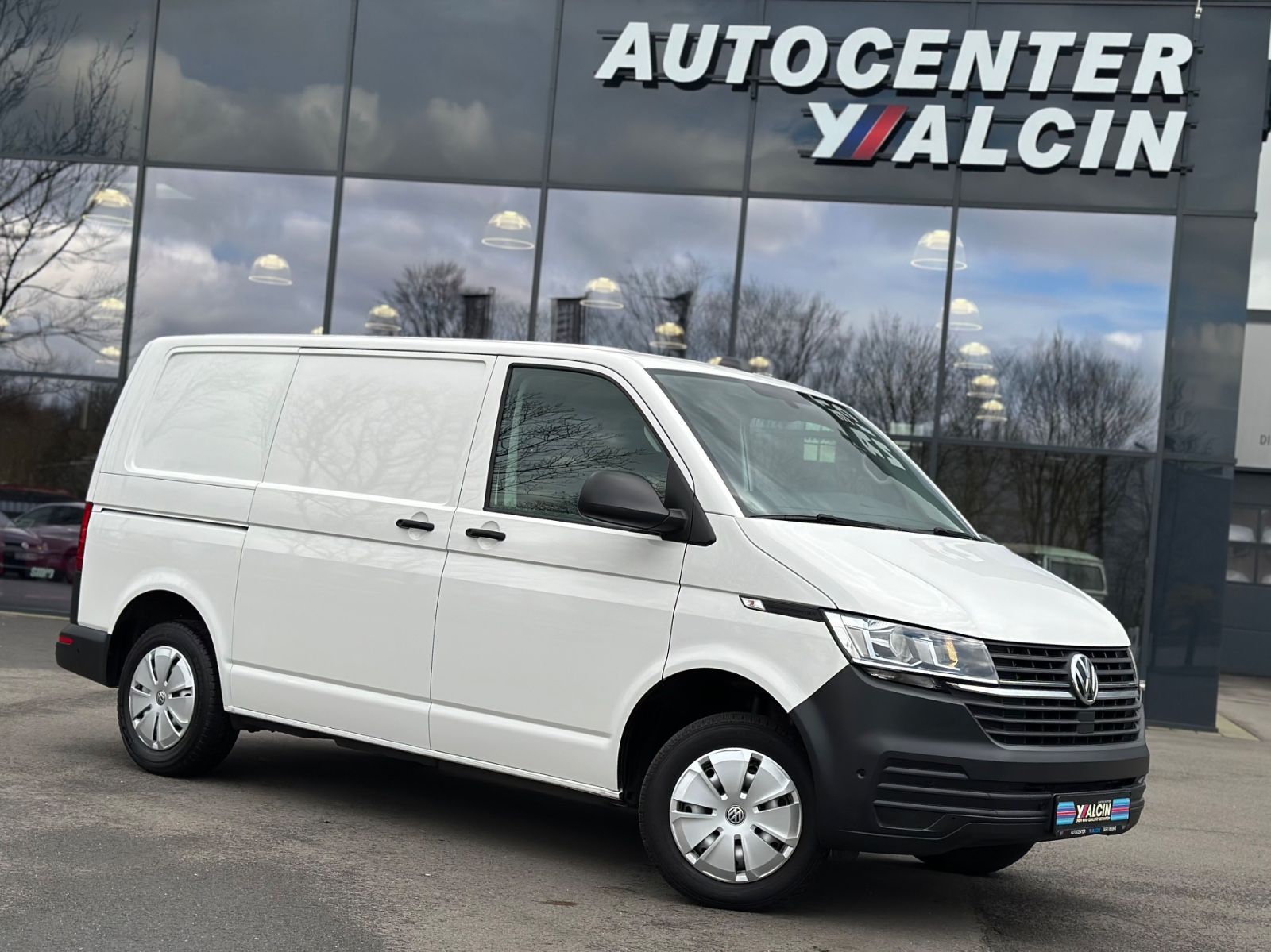 VW T6 Transporter - Gebrauchtwagen in Aurich