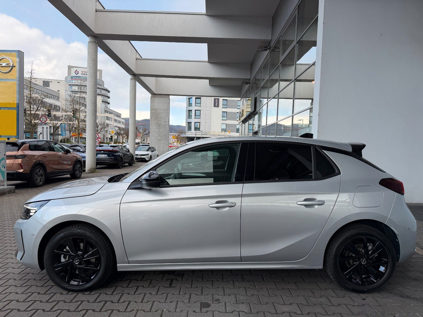 Fahrzeugabbildung Opel Corsa F 1.2 Turbo GS KlimaA,LED,Navi,SHZ,ACC,PDC