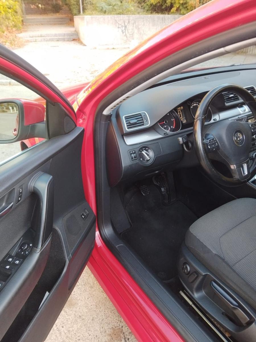 Volkswagen Passat 2012 — photo 13
