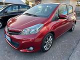 Toyota Yaris 1.3 5 porte Lounge - Toyota Yaris Lounge mit Benzin-Antrieb