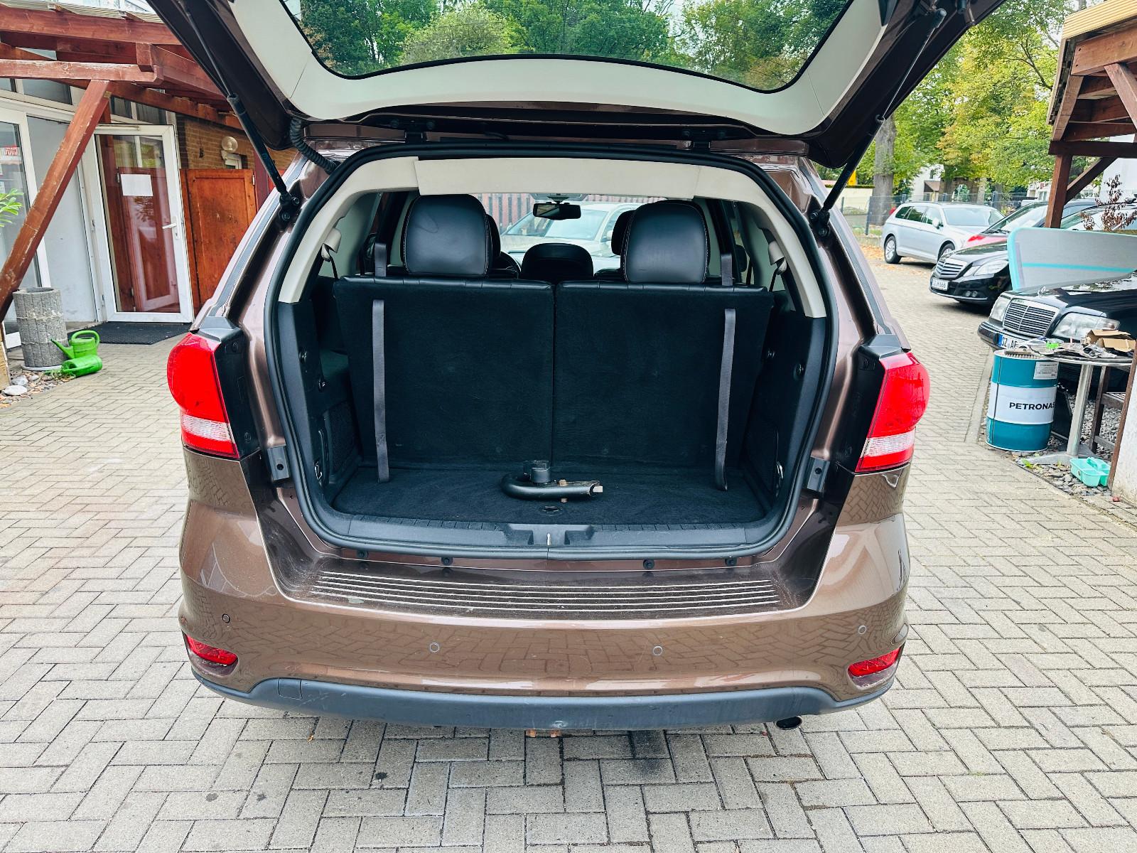 Fiat Freemont 2.0 Multijet Lounge AWD | 170 ch | BVA | 7 places | Toit ouvrant | Navigation | Caméra de recul | Attelage