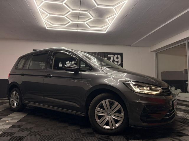 VW Touran 2.0TDI DSG R-Line Navi Klimaautom LED