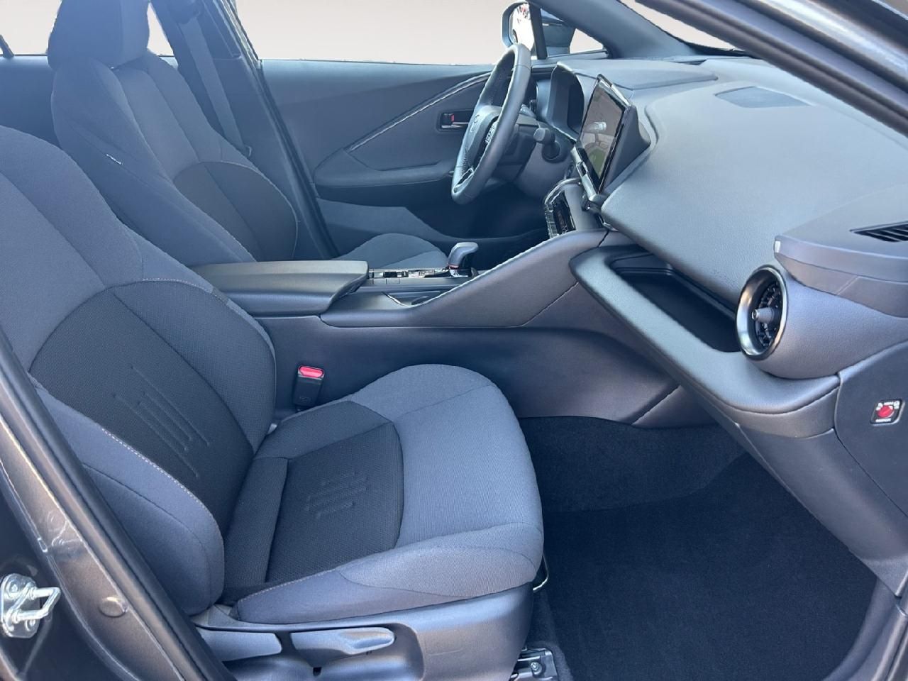 Fahrzeugabbildung Toyota C-HR Hybrid FWD Teamplayer