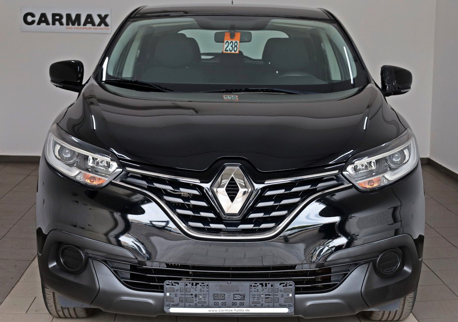 Fahrzeugabbildung Renault Kadjar Life Klima,AHK,8 fach bereift