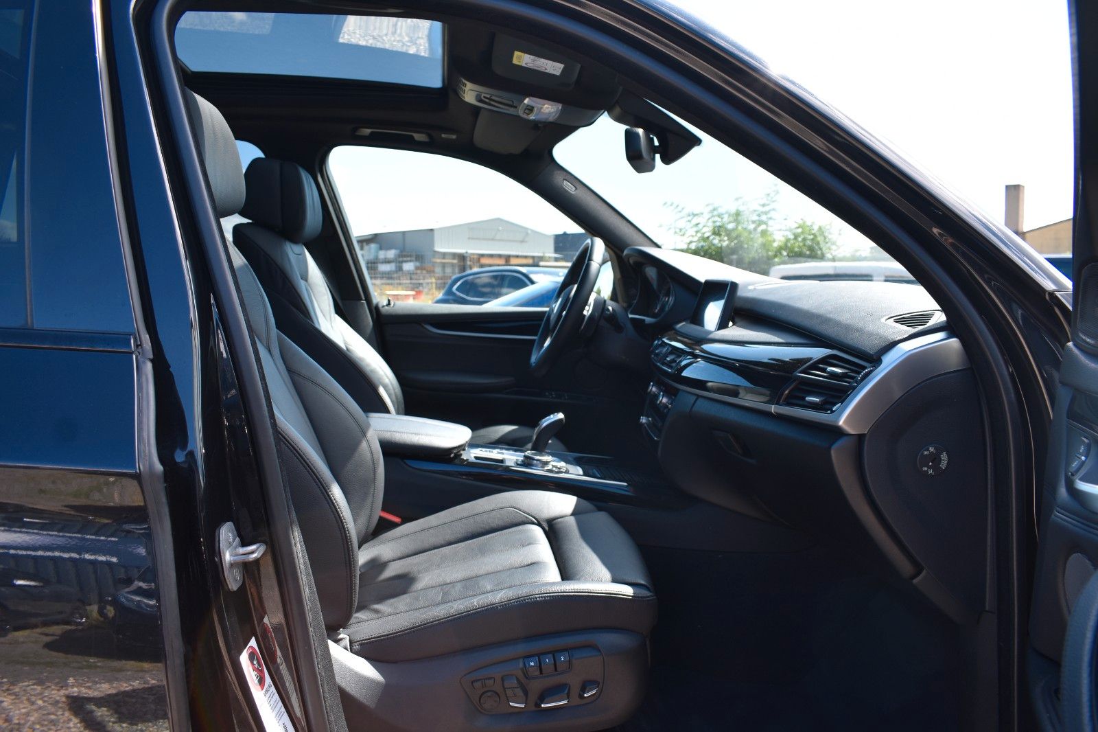 Fahrzeugabbildung BMW X5 40d xDrive M Sport Keyless Pano Kamera LedHUD