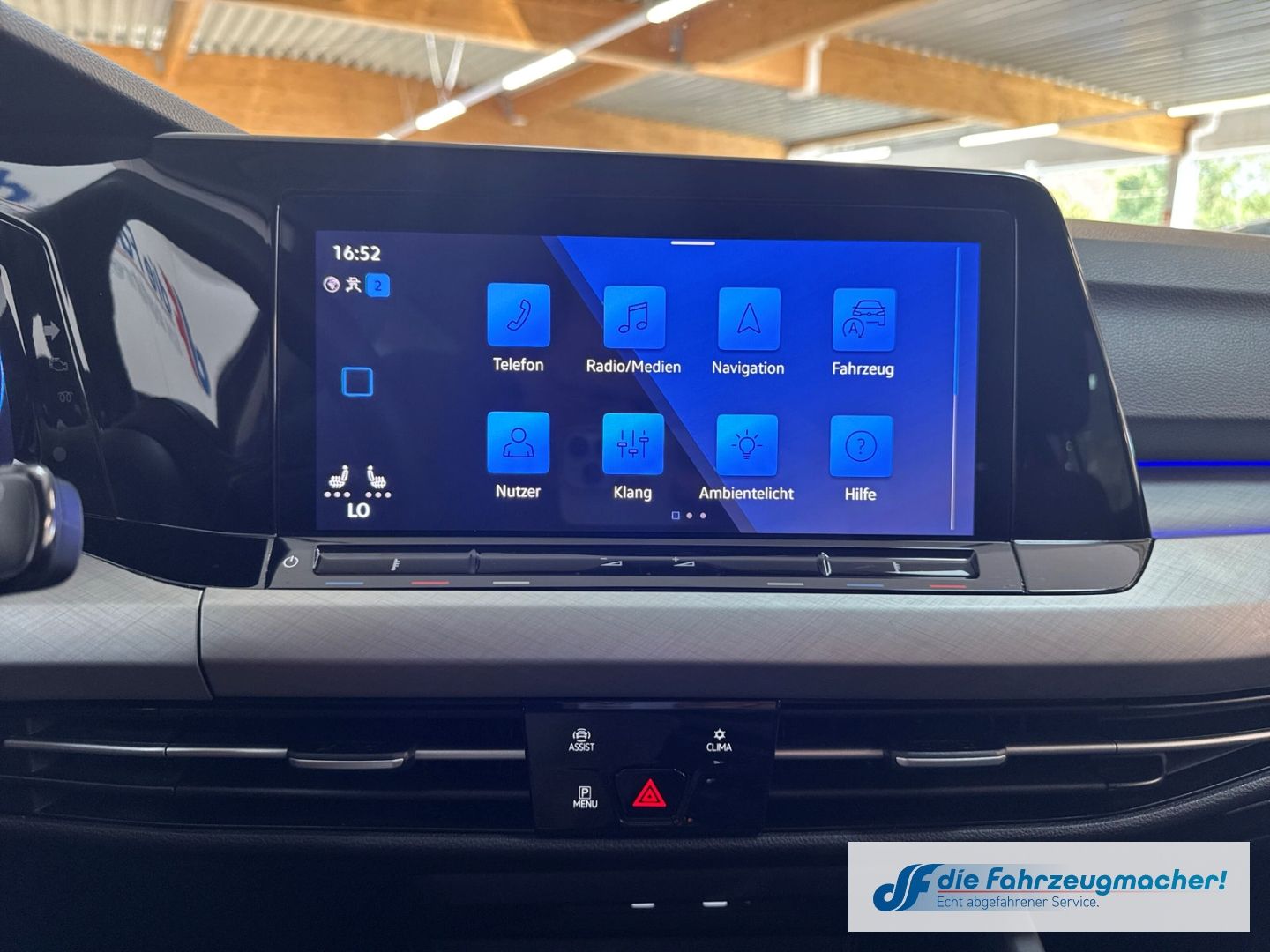 Fahrzeugabbildung Volkswagen Golf VIII Variant Life Navi Digitales Cockpit LE