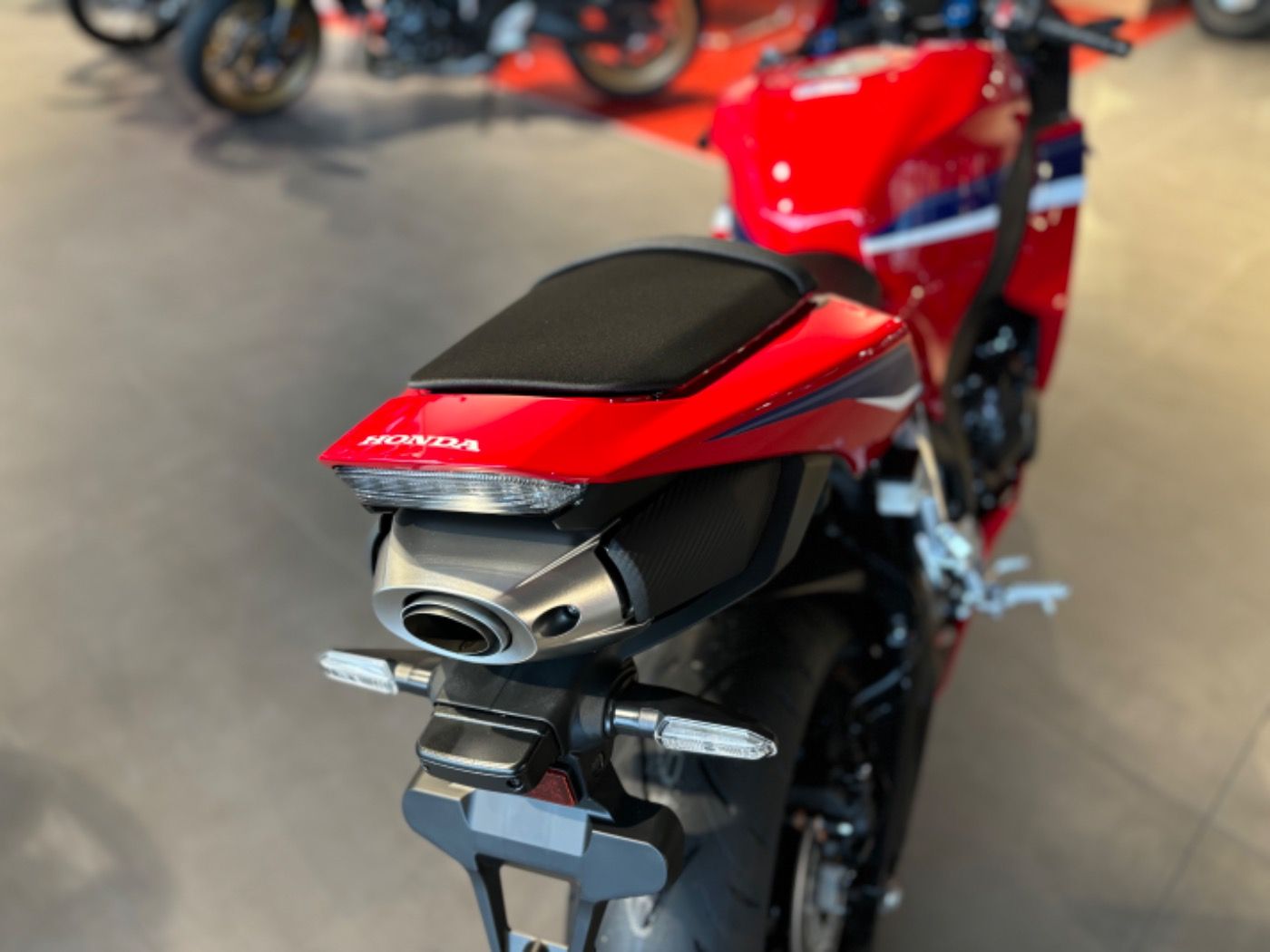 Fahrzeugabbildung Honda CBR 600 RR ab 01.08.2026 abzugeben,